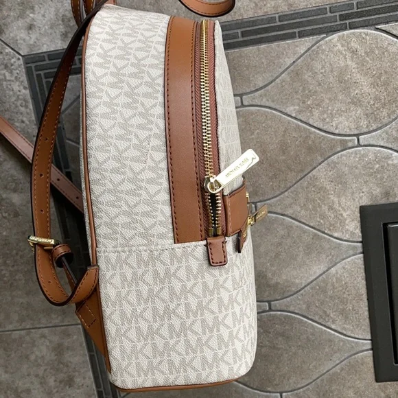 MICHAEL KORS Kenly Medium Backpack Signature Vanilla Bag - Picture 6 of 16